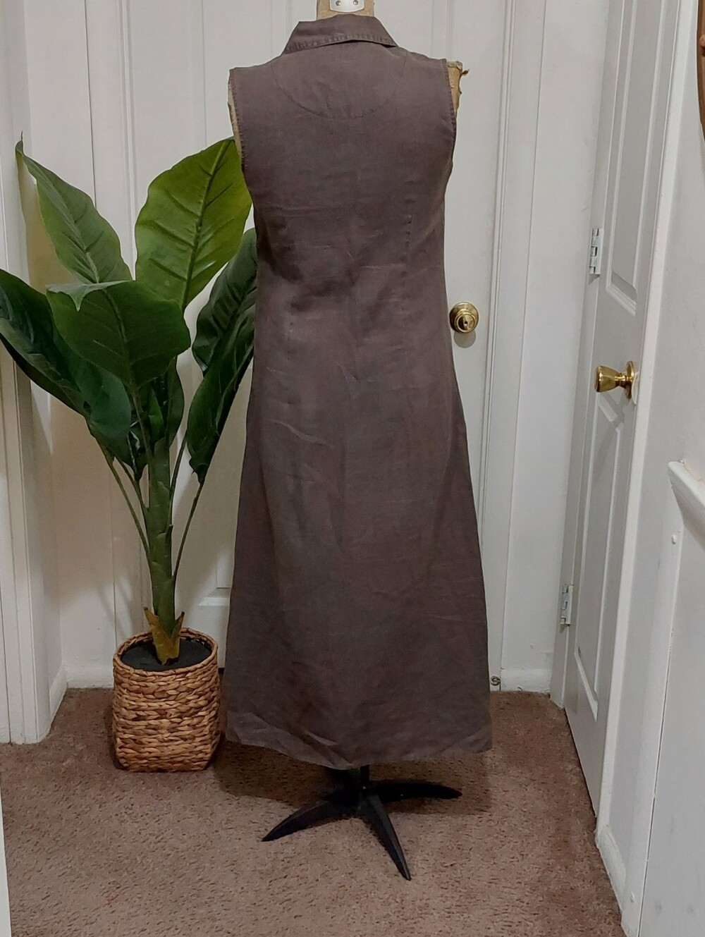 Charter Club Sleeveless Button-Front Linen Midi Dress in Taupe Size 4 - Picture 3 of 6